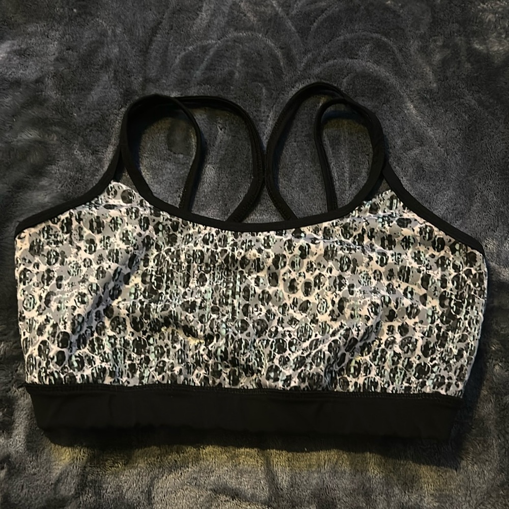 Women’s sports bra